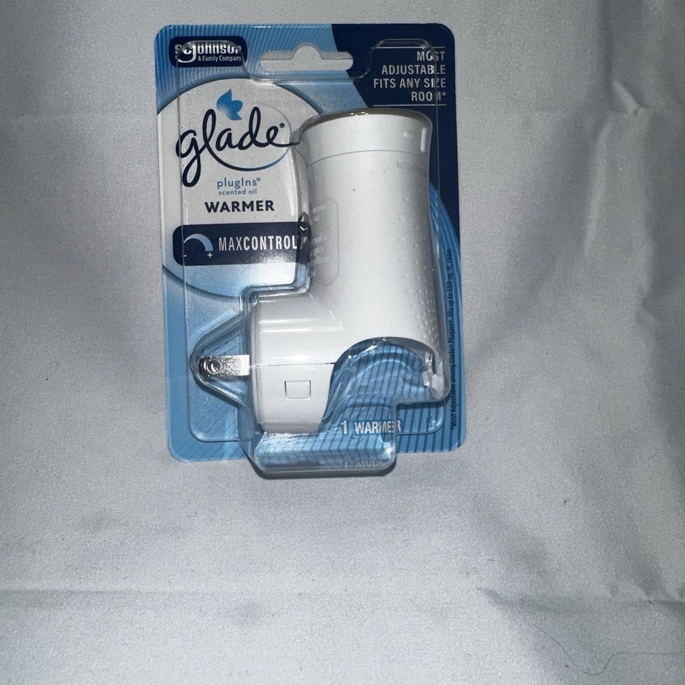 Glade PlugIns Scented Oil Warmer White Wall Plug In Max Control 4 Pack